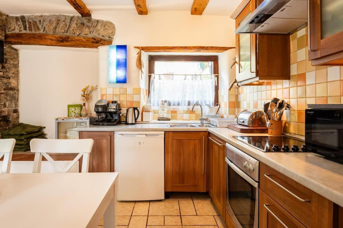 Holiday Home Katric Kamno Екстериор снимка
