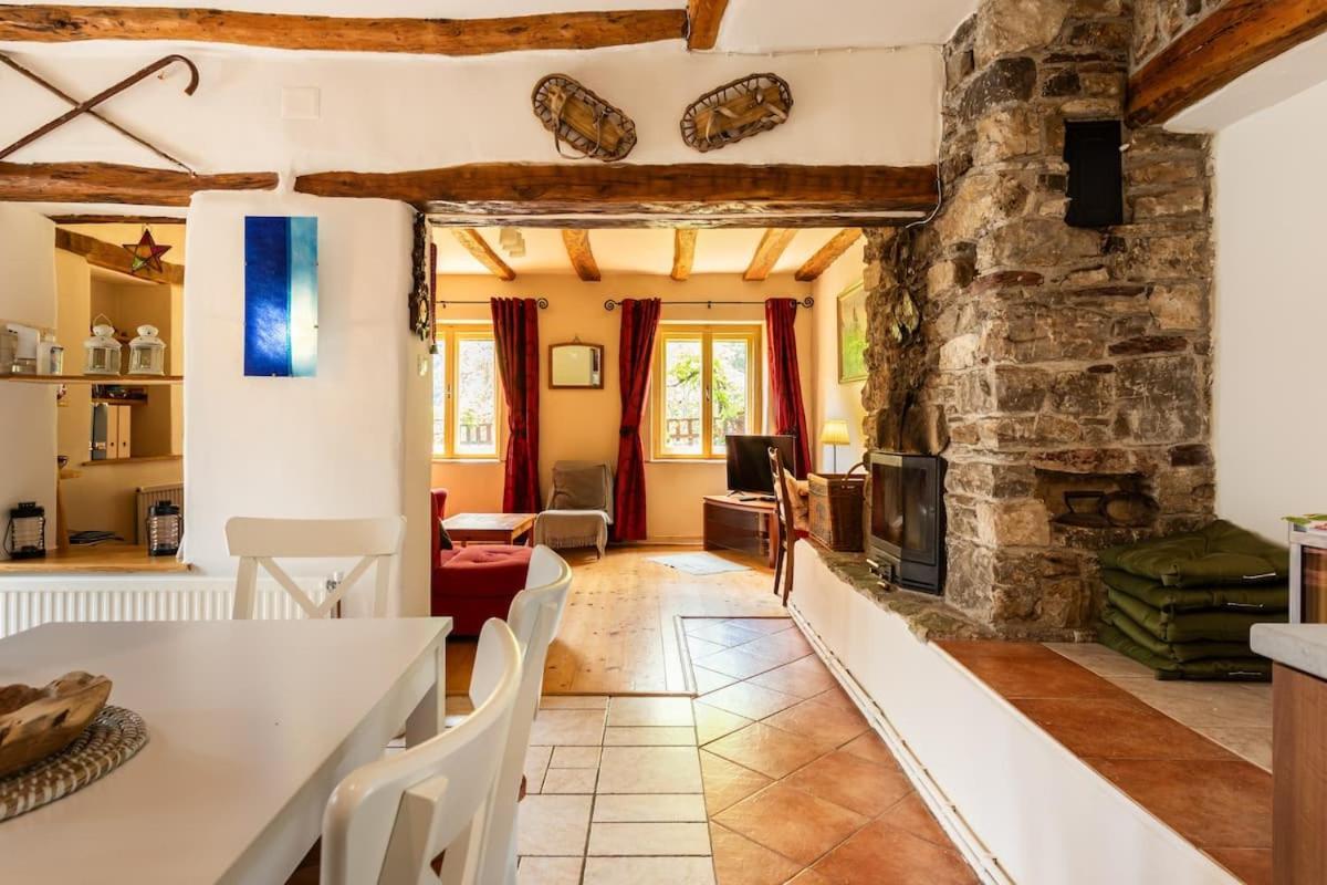 Holiday Home Katric Kamno Екстериор снимка